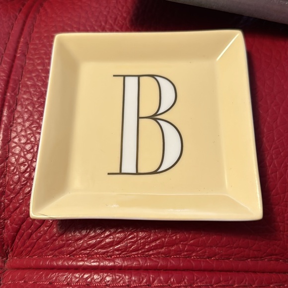 Brand new Kate Spade NY initial B jewelry dish/tray - Picture 3 of 4